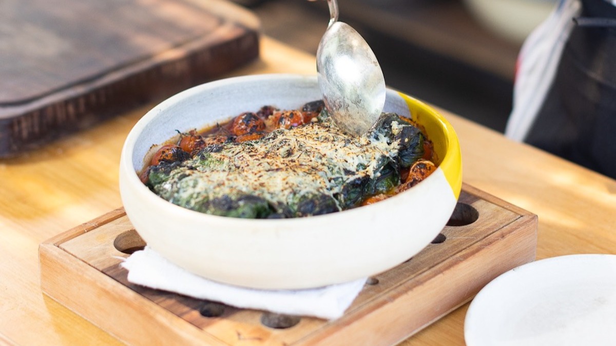 Canelones en hojas acelga y queso de cabra