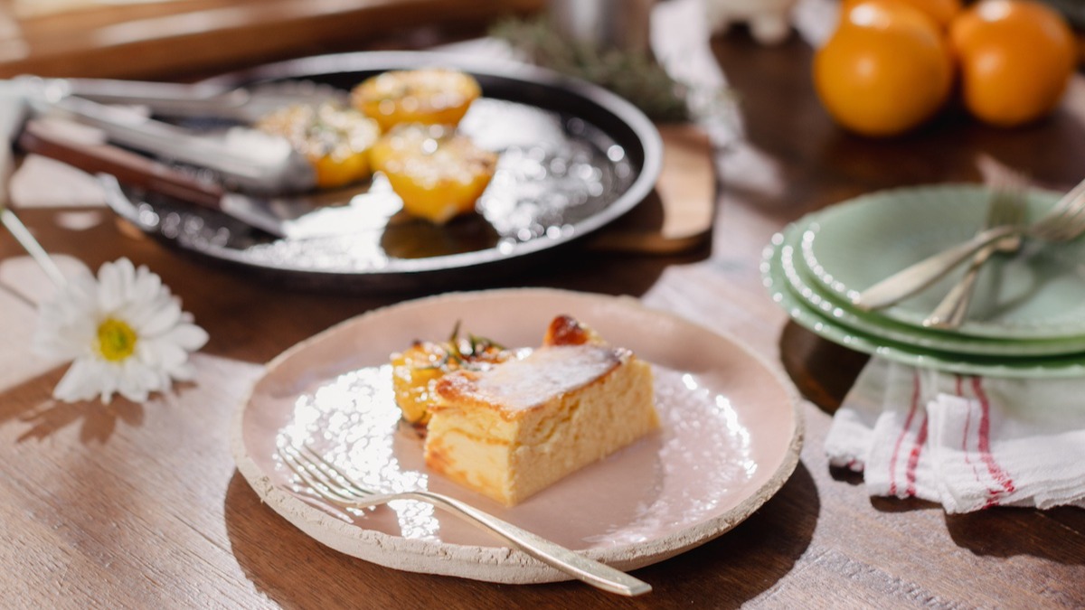 Torta Vasca con naranjas quemadas