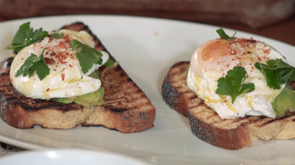 Avocado toast & huevo soft